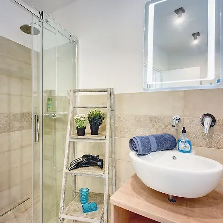 Mit Privatem Pool Nur Wenige Minuten Von Den Straenden Holiday home