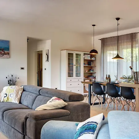 Mit Privatem Pool Nur Wenige Minuten Von Den Stränden Ferienhaus *
