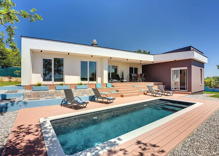 Mit Privatem Pool Nur Wenige Minuten Von Den Straenden Vakantiehuis Pula