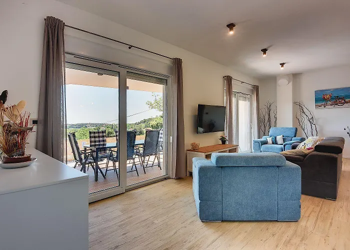Vakantiehuis Mit Privatem Pool Nur Wenige Minuten Von Den Straenden
